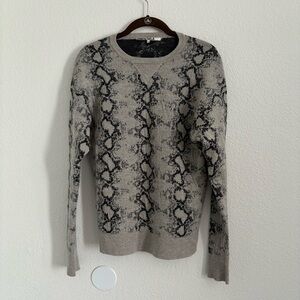 Pam and Gela Women's Size P Gray 100% Wool Crewneck Printed Sweater